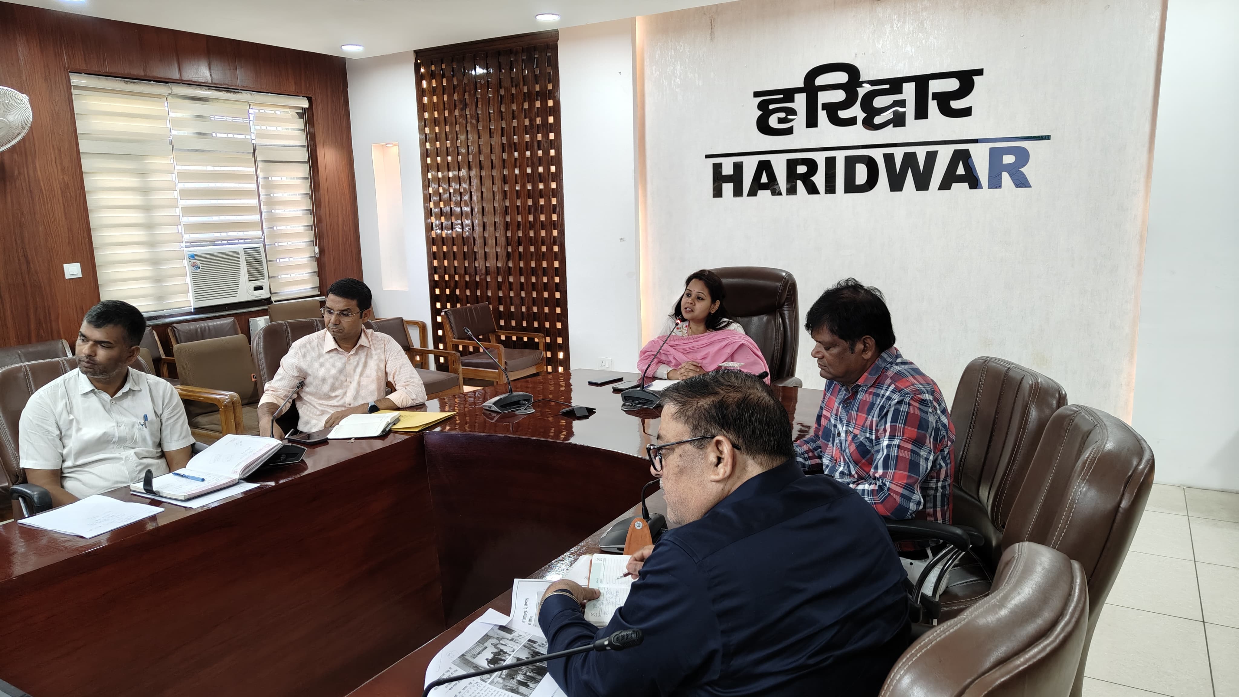 सीडीओ ने की ग्रामोत्थान रीप परियोजना के अभिनव उद्यमों की समीक्षा